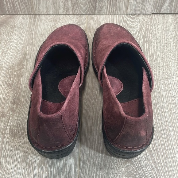 NWOT Born B23647 Toby Closed Back Clogs Burgundy Distressed Suede Leather 7M - Picture 4 of 16